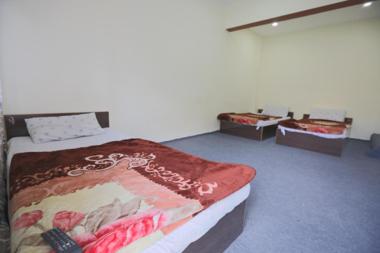 Hunza City Hotel Karimabad  Buitenkant foto